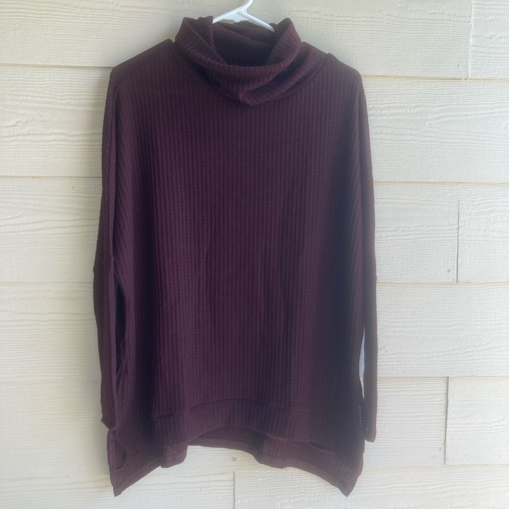 NWOT Turtleneck Batwing Sleeve High Low Hem Side Slit Waffle Knit Casual…